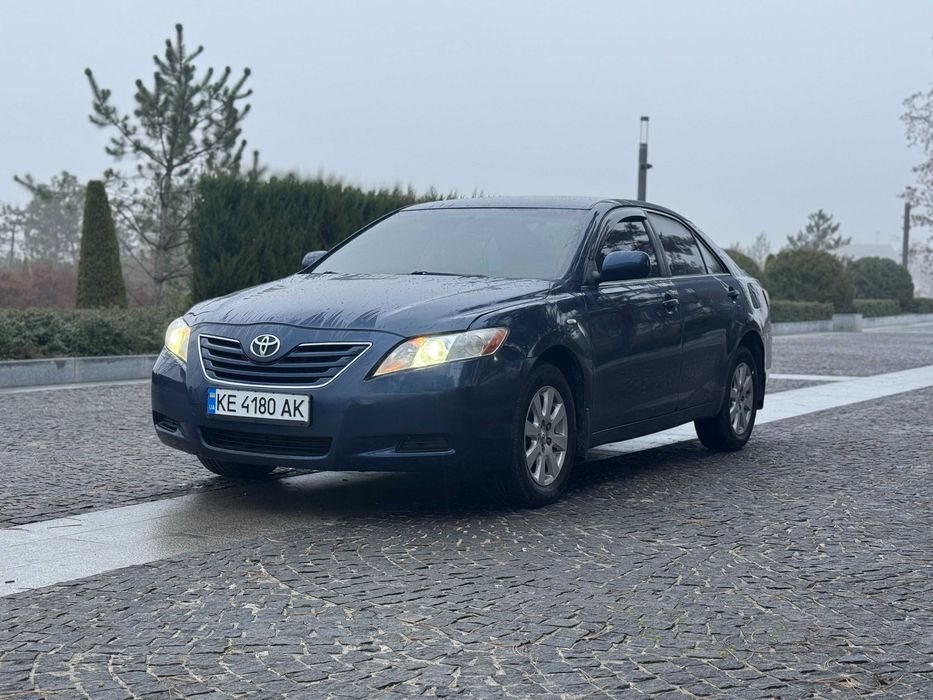 Toyota Camry 2.4 добрий стан