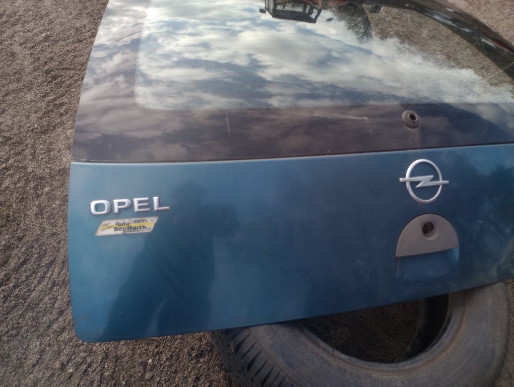 Opel Corsa C klapa tył tylna Z20M