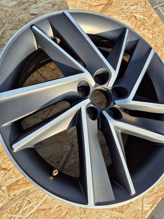 Skoda Fabia III Rapid 5JA.601.025J 7JX17 Et46 Stan bardzo dobry felga