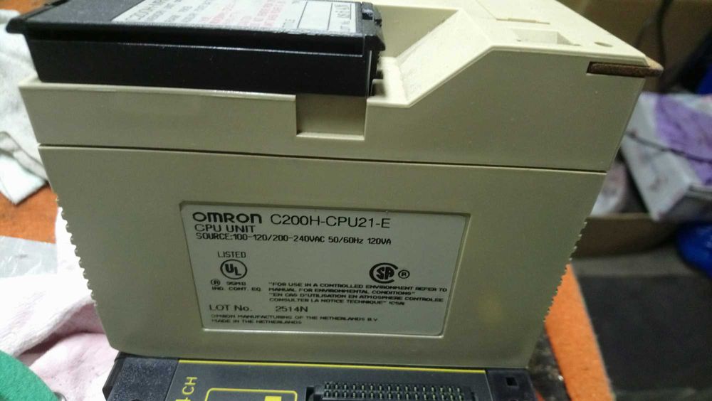 Sterownik PLC OMRON SYSMAC C200H używany + programator PRO27-E