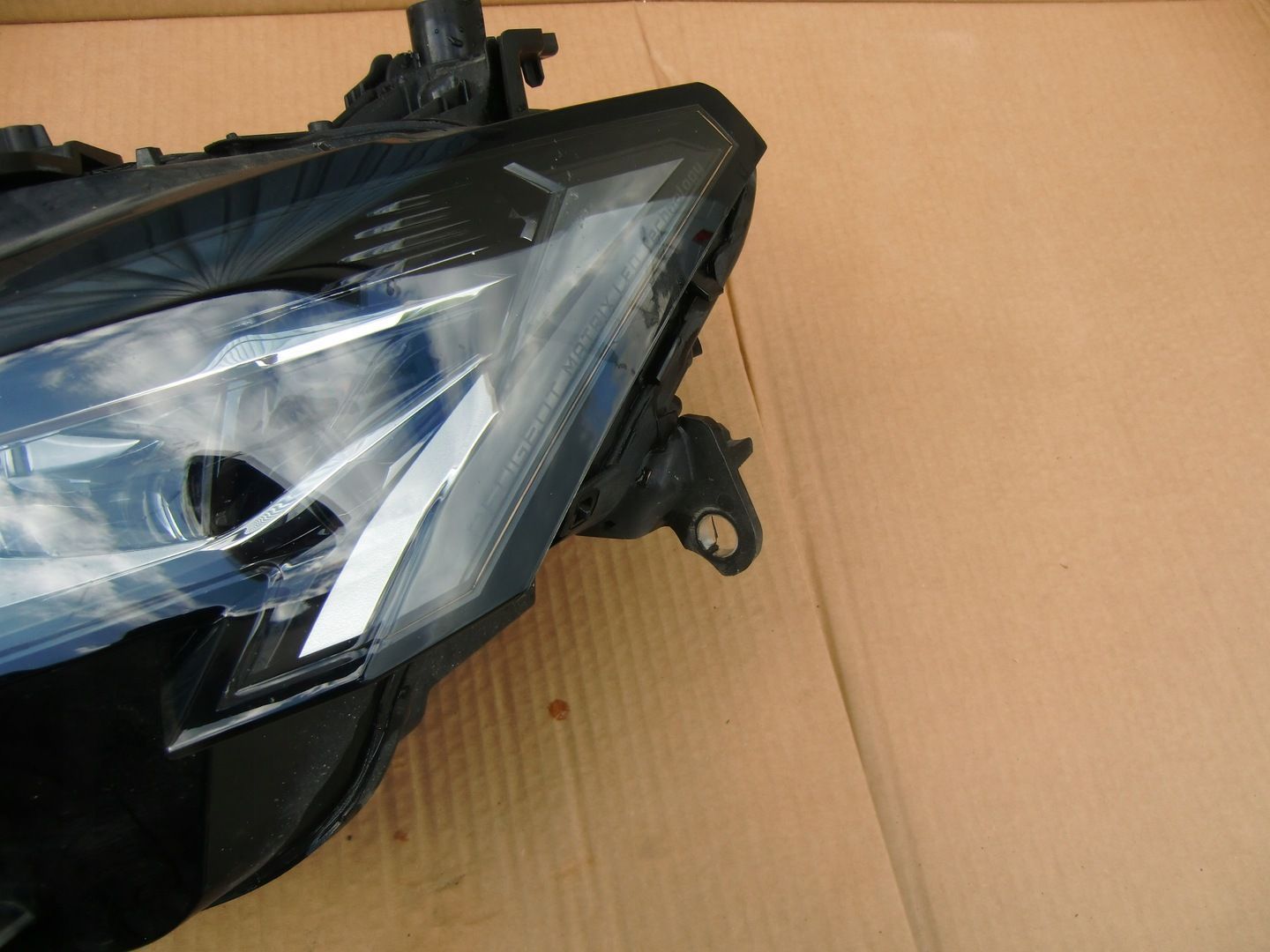 LAMPY LEWA PEUGEOT 308 T10 MATRIX EUROP ŁADNA