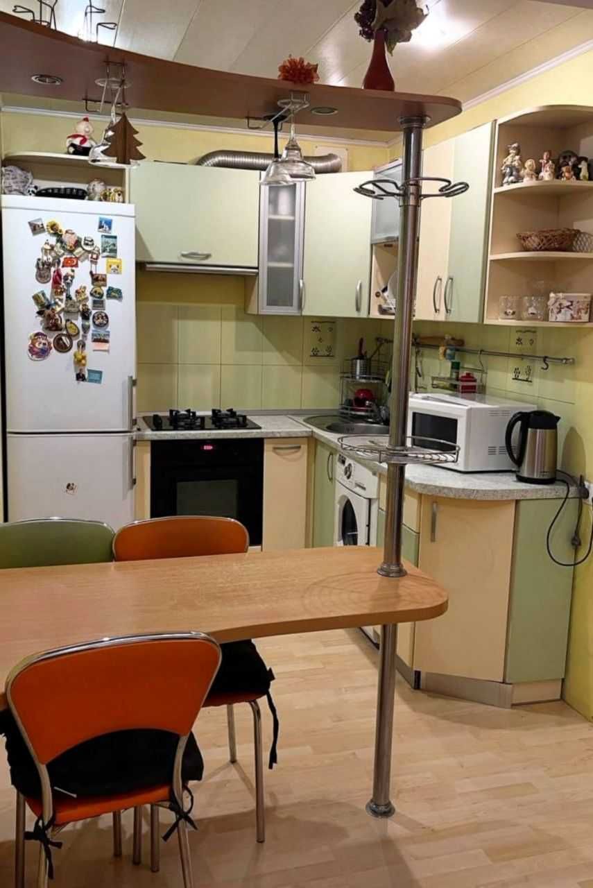 Сдаю 2к квартиру на Василя Сидоренка, 3