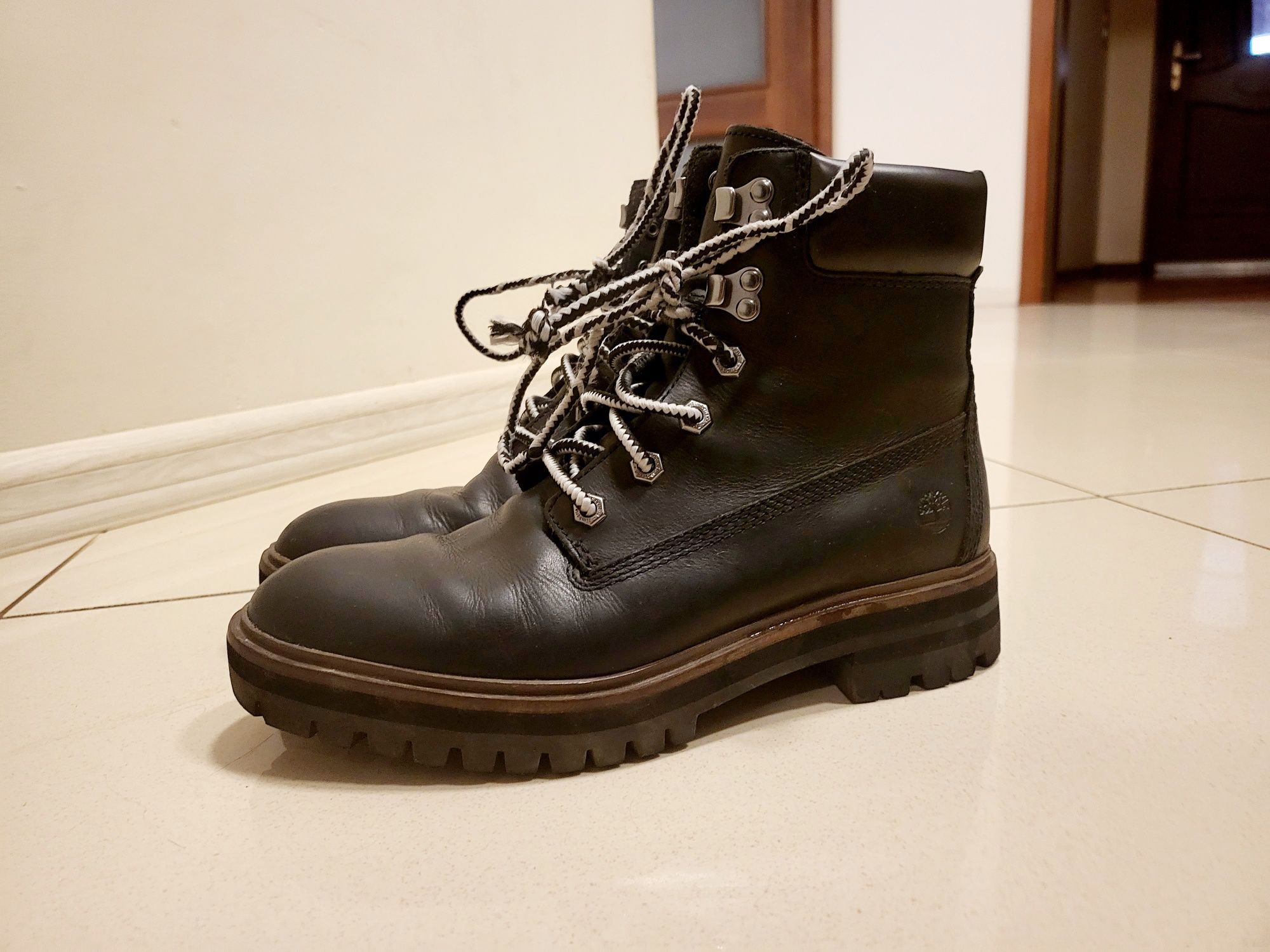 Czarne Timberlandy r.38,5