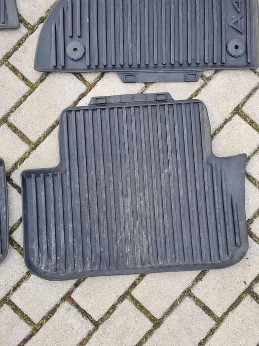 Dywaniki wycieraczki gumowe Audi A4B8