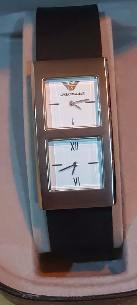 Relógio Duplo Mostrador "Emporio Armani"