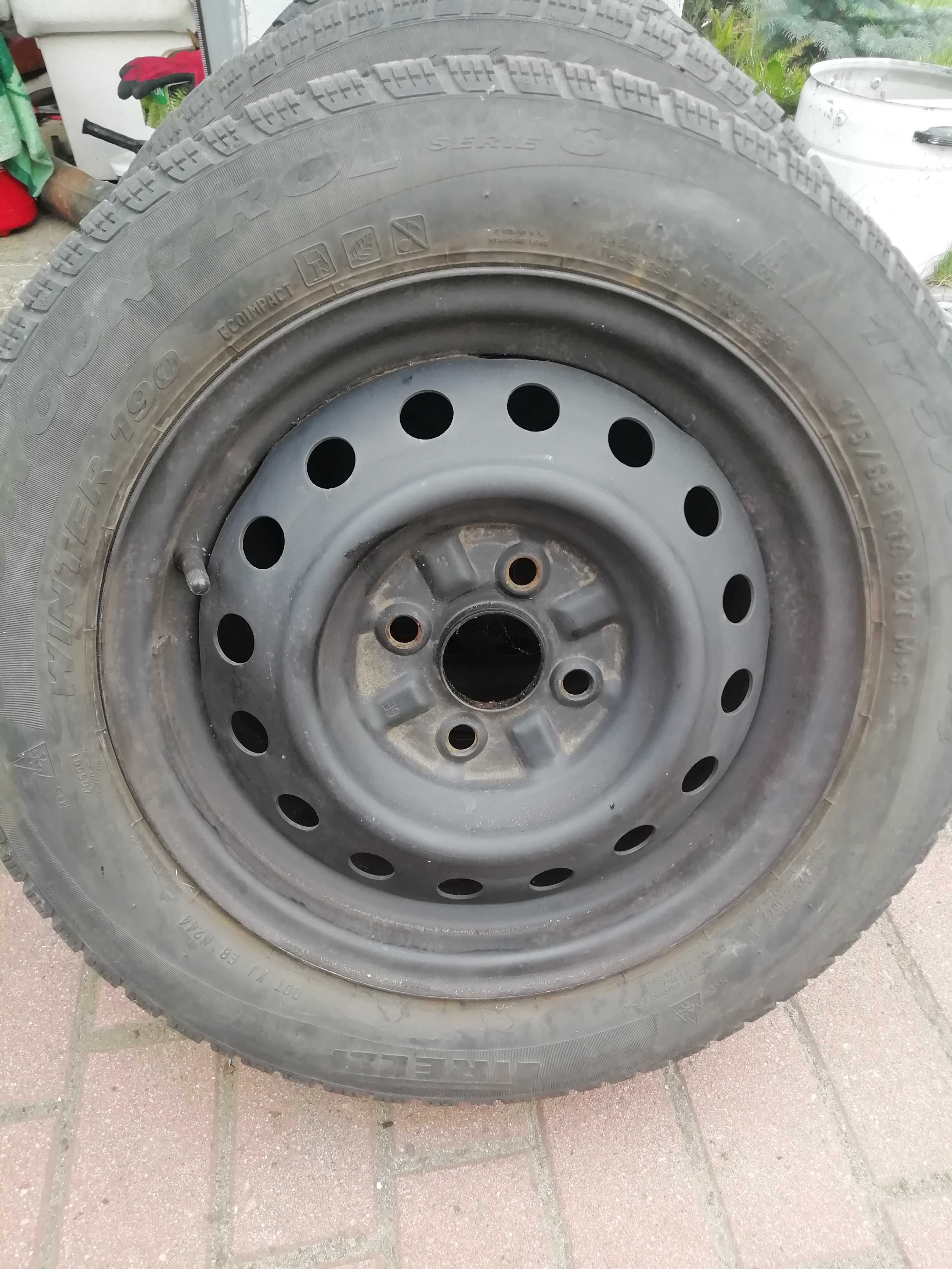 Opony zimowe lub kola lub felgi toyota 14''vw-skoda 15''