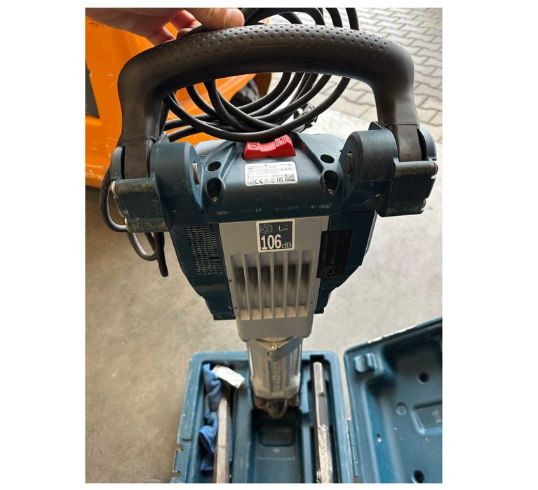 Młot wyburzeniowy udarowy Bosch GSH 16-28 Professional