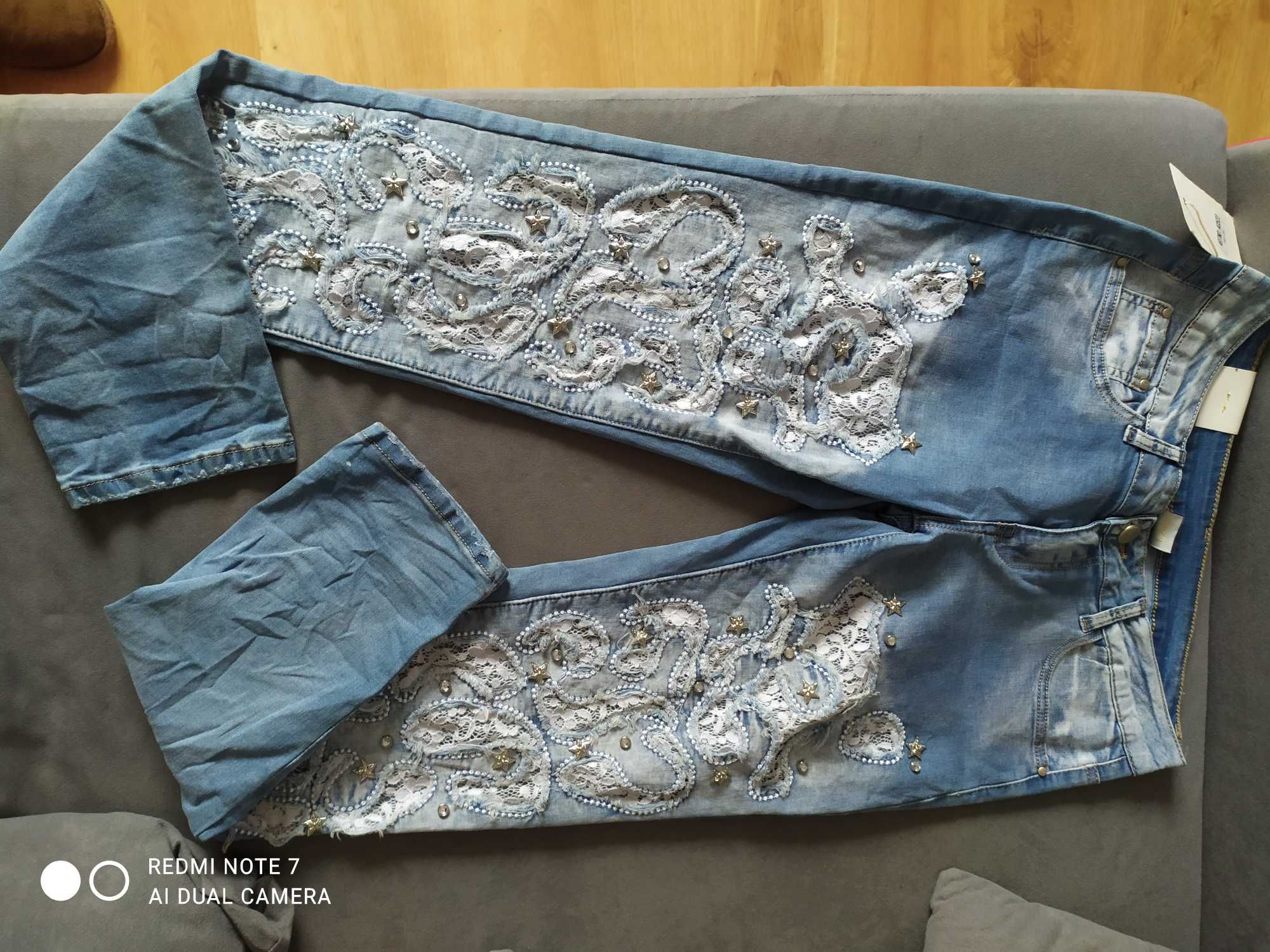 spodnie Jeans nogawki w koronce