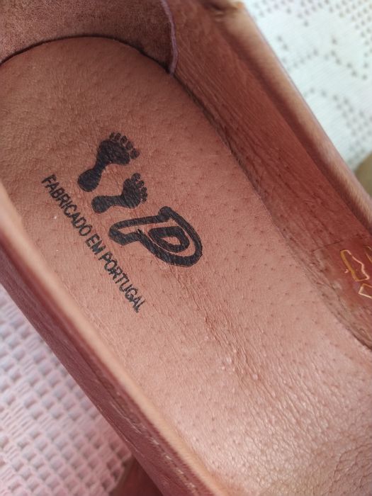 Sapatos em pele - Tamanho 38 - Novos!