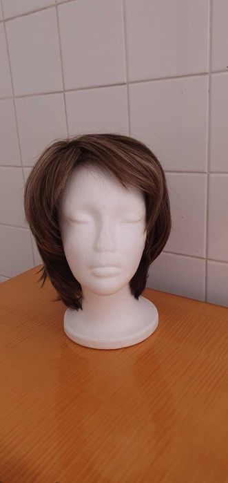 2 perucas diferentes e totalmente fantásticas a preço de saldo