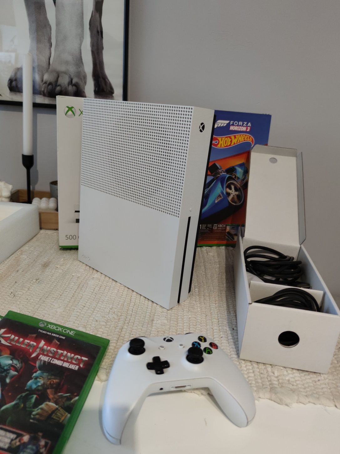 Konsola Xbox One S 4K HDR 500GB + Pad + Baterie Fifa Forza gry