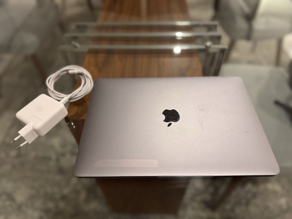 MacBook Pro (13-inch, 2017,Two Thunderbolt 3 ports)