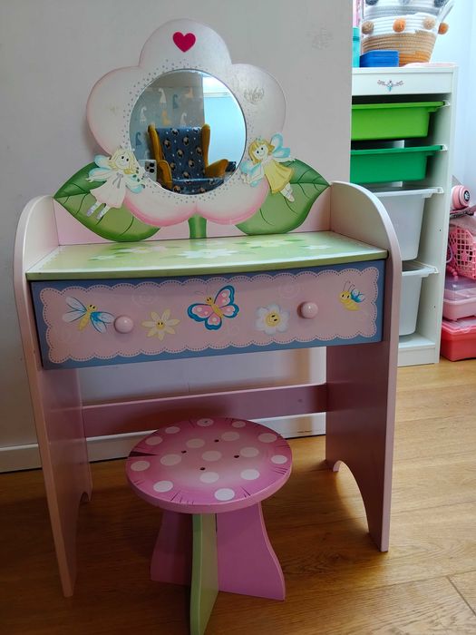 Toaletka dla dziewczynki