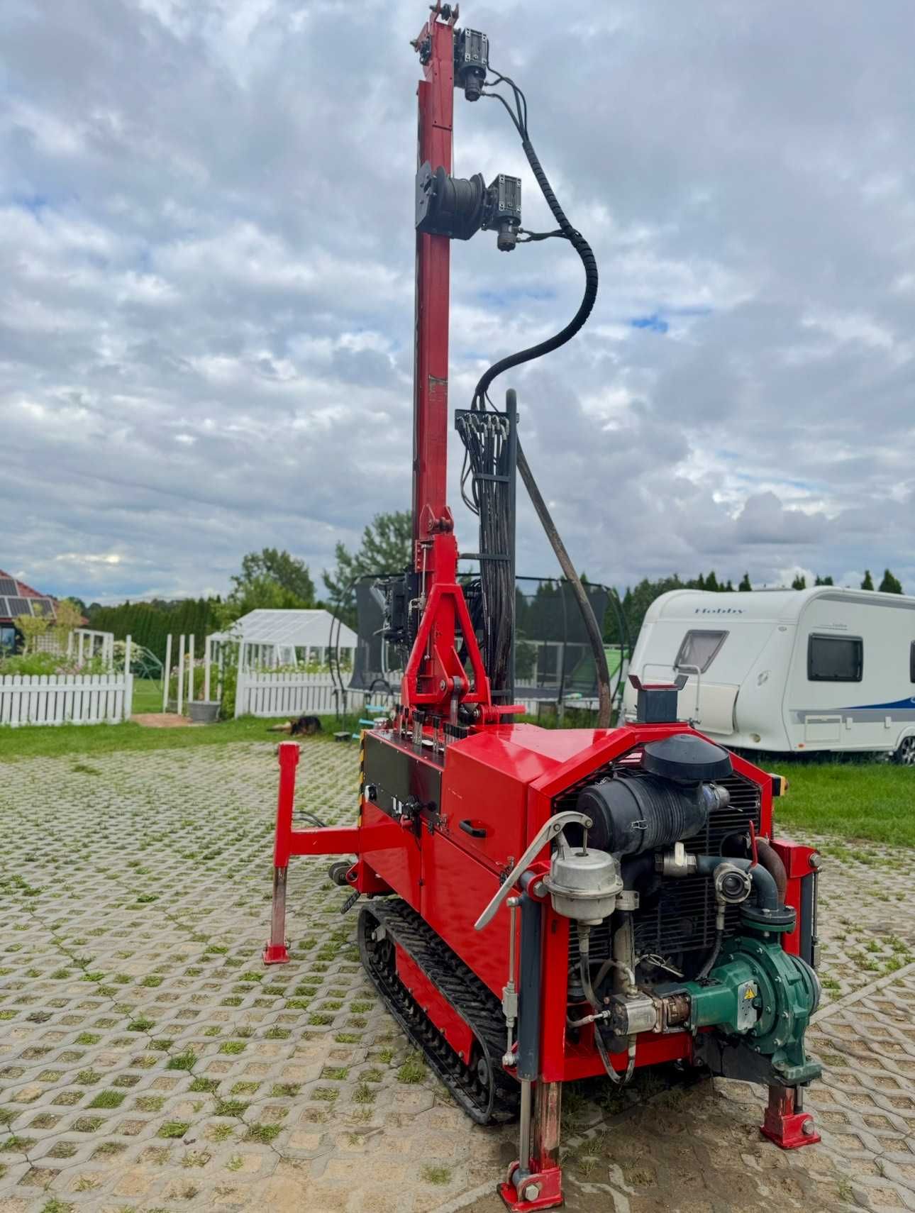 Wiertnica do studni samojezdna mobilna płuczkowa hydrauliczna