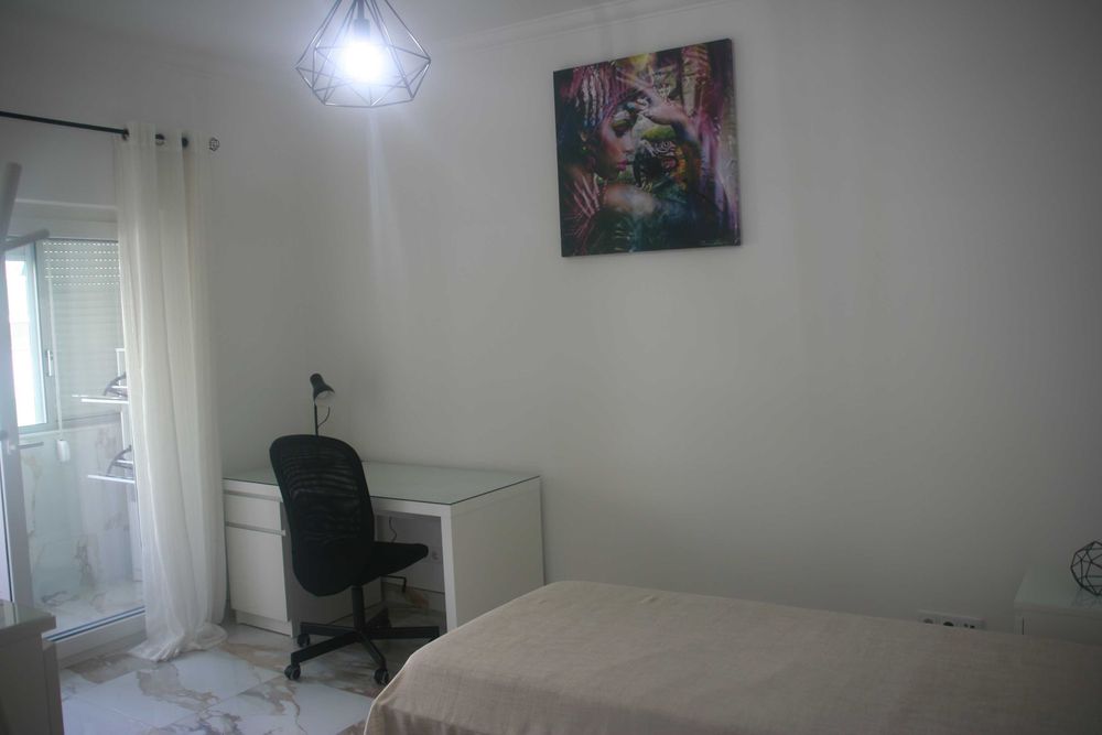 Aluguer de quarto a estudante ou professor