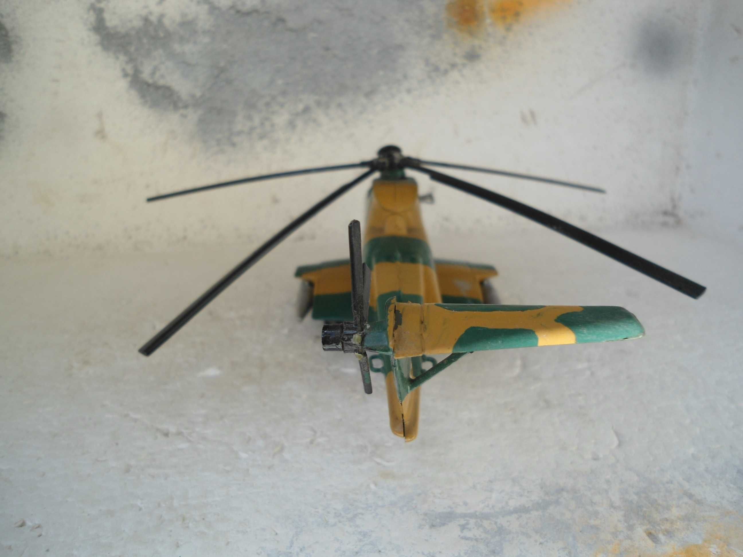 Helicóptero KIT militar ver fotos e descrição