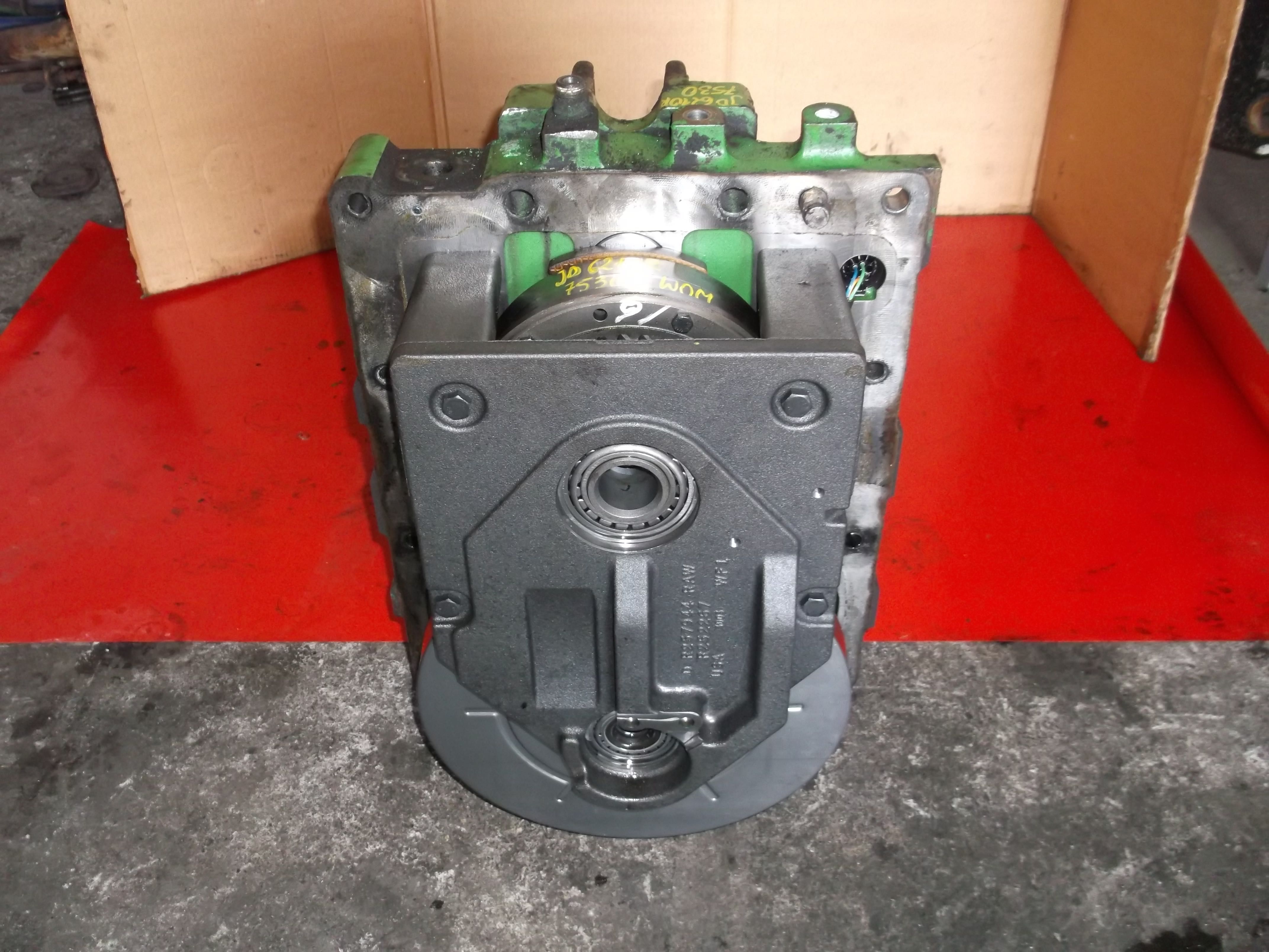 John Deere 7530,6210R-skrzynia Auto Power,pompa,kosz,wałek-