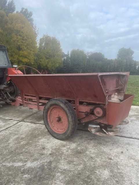 Rozsiewacz wapna sadowniczy