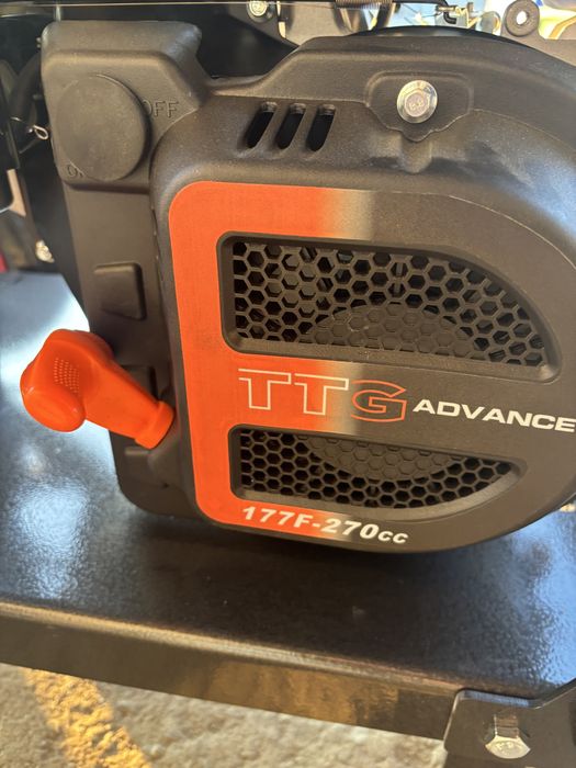 Измельчитель веток с бензиновым двигателем TR-80/Подрібнювач гілок