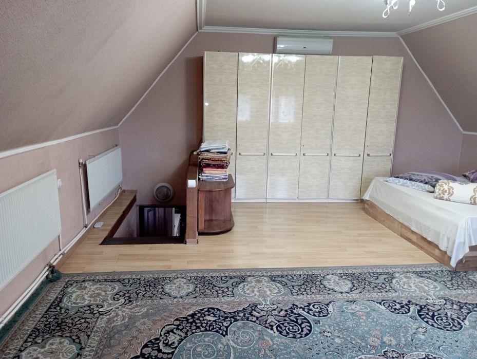 Будинковолодіння: комерція + житло 210 м2 Берегово Бако Габора 109