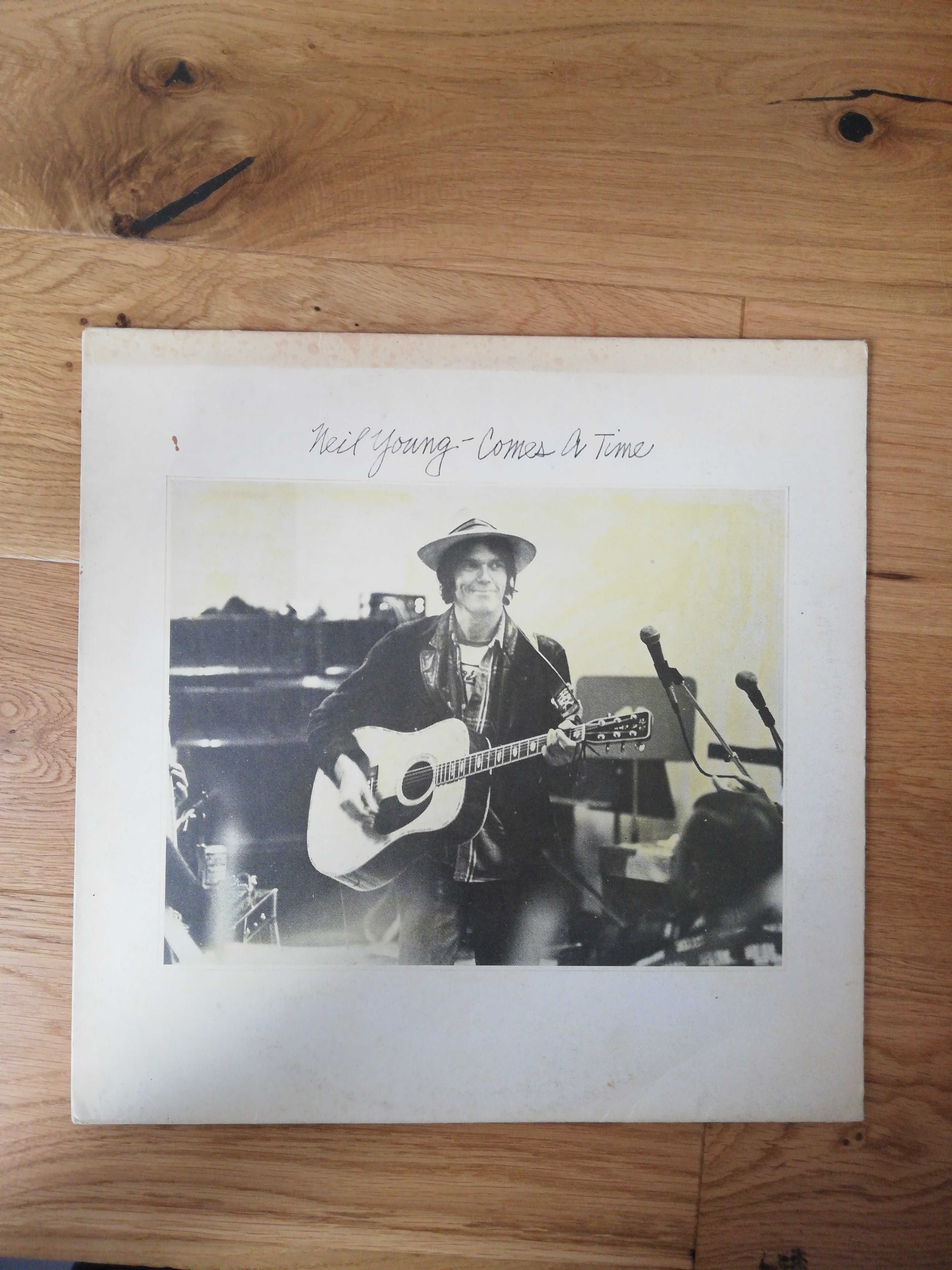 Neil Young Comes a time LP