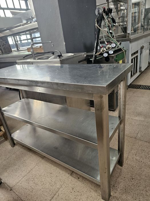 Bancada com prateleira inox