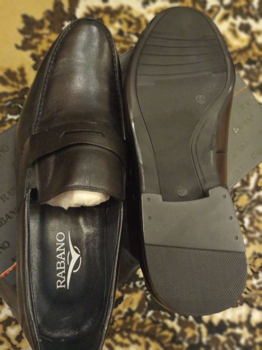 Нові шкіряні туфлі з натуральної шкіри 44 розмір
