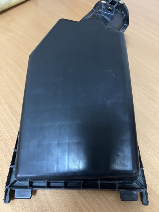 Корпус повітряного фільтра Honda Accord 9