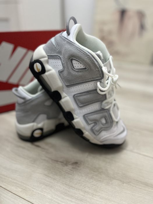 Nike air more uptempo