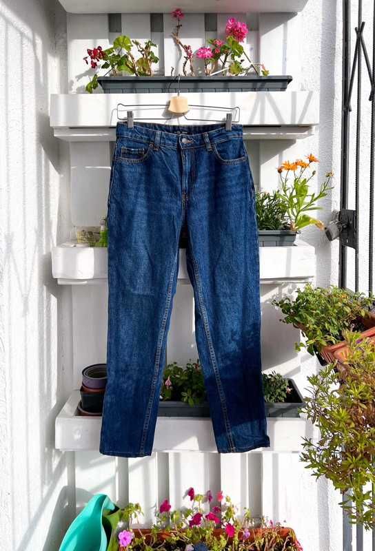 Granatowe bawełniane jeansowe spodnie mom jeans Bershka S