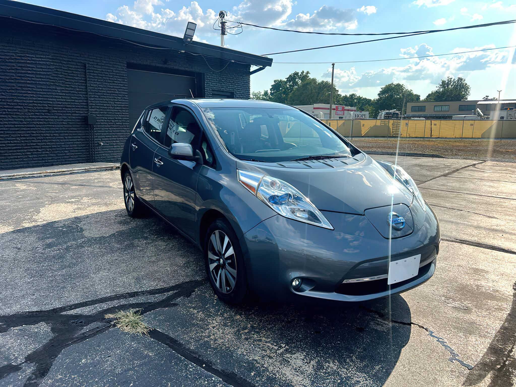 2017 Nissan LEAF SL