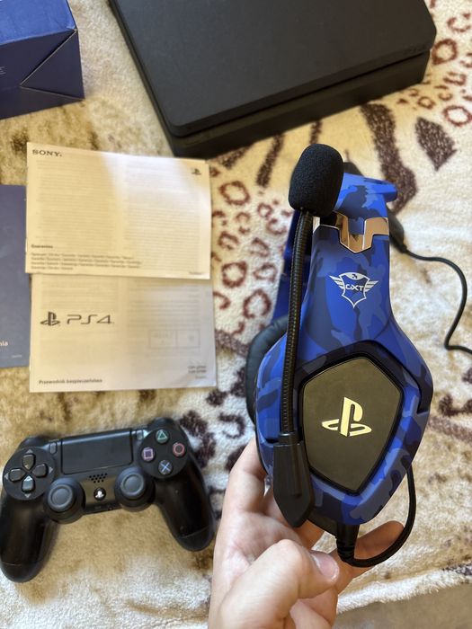 Продам Play Station 4 slim 1TB