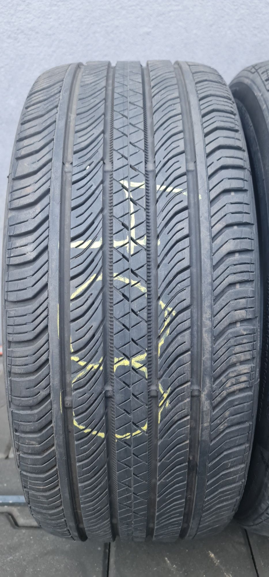 225/40/18 continental