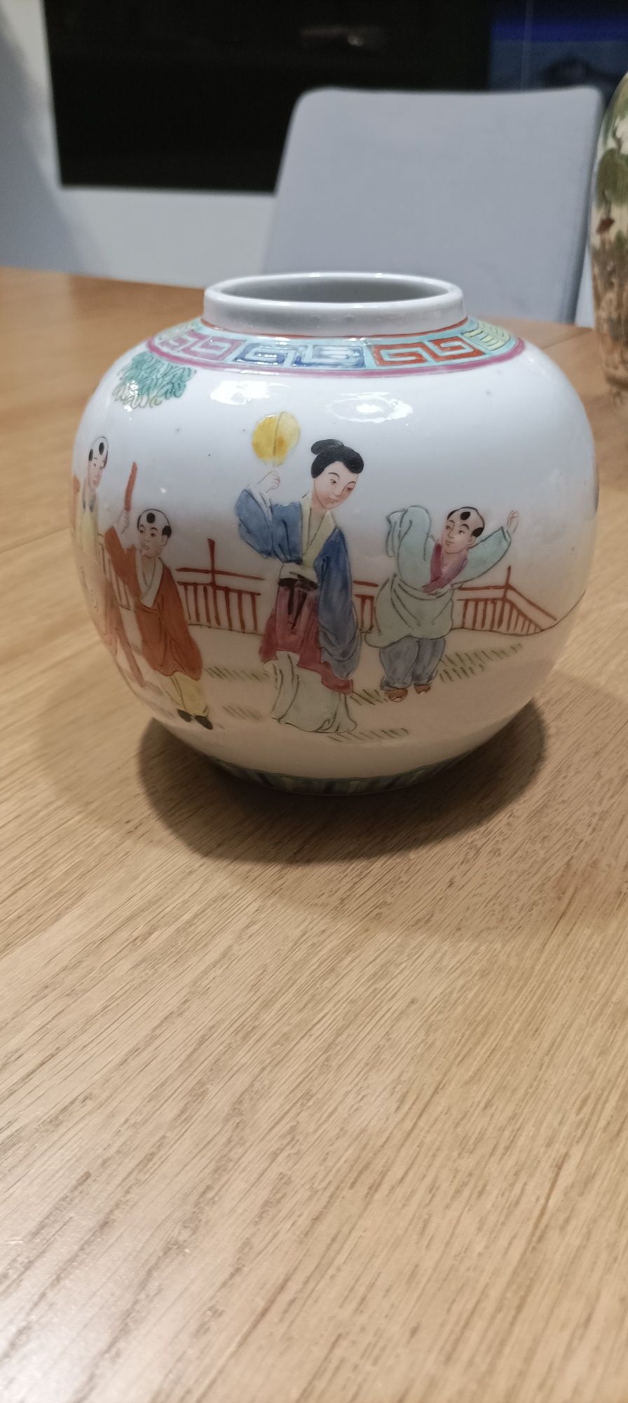Wazon flakon z chińskiej porcelany ręcznie malowany
