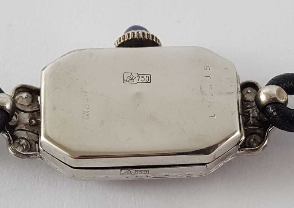 Zegarek z platyny i złota zdobiony diamentami  - lata 20-te XX wieku