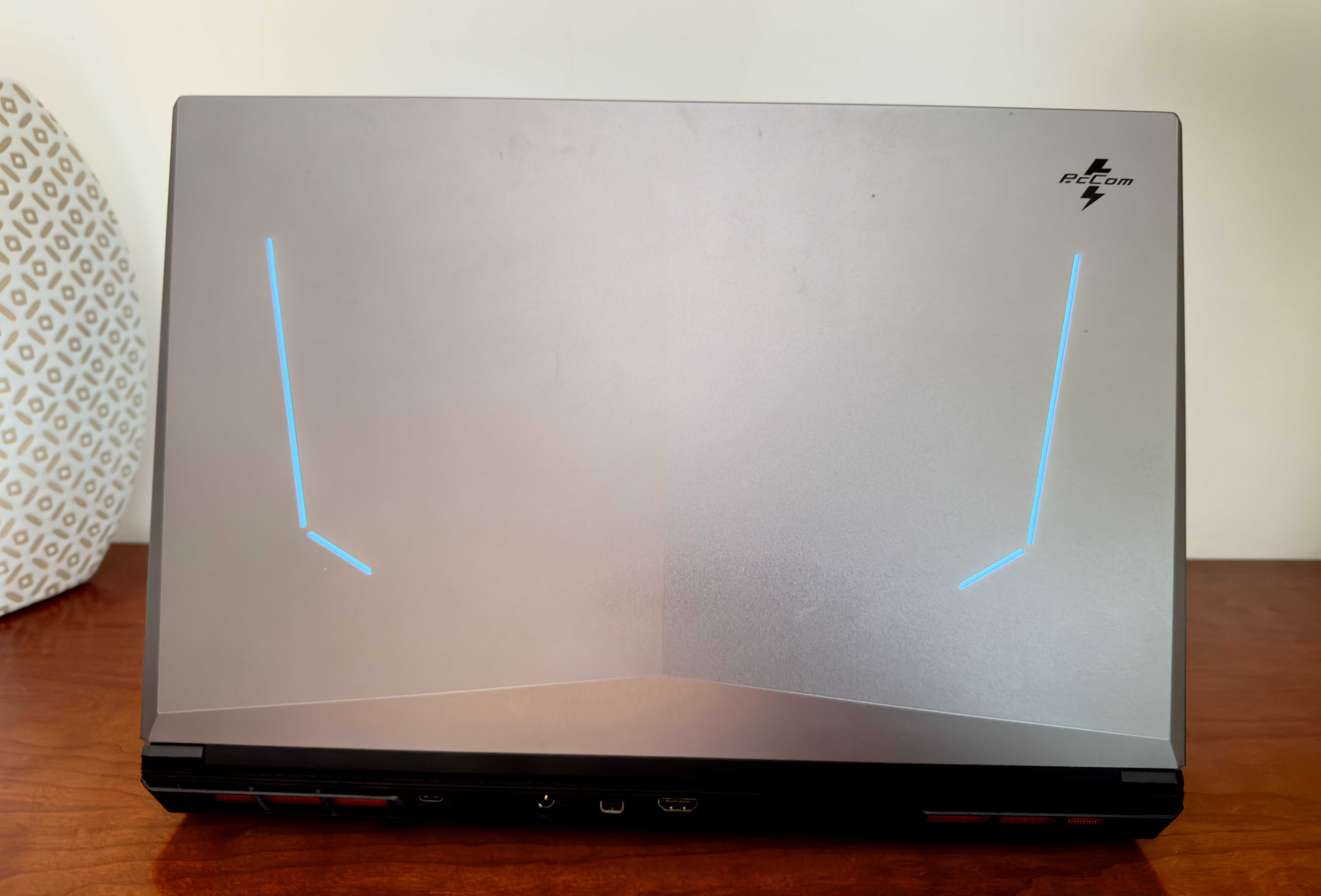 PcCOM Revolt 4060 17.3"FullHD|i7-13700H|32GB Ram|Ssd 1TB|RTX4060 8Gb|