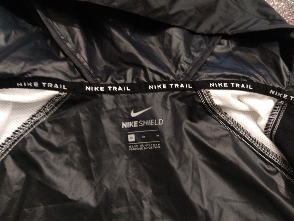 Куртка ветровка Nike SF Trail Windrunner
