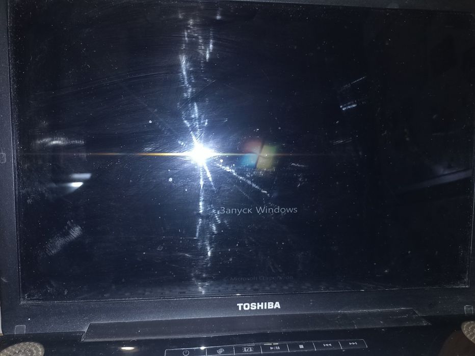 Ноутбук Toshiba Satellite A200-1IW без зарядки