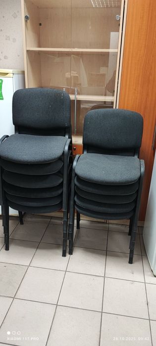 Продаж меблі, оргтехніки