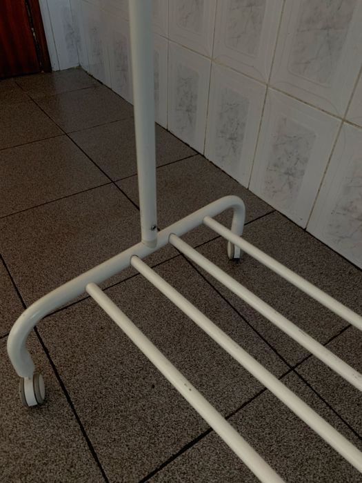 Suporte para cabides