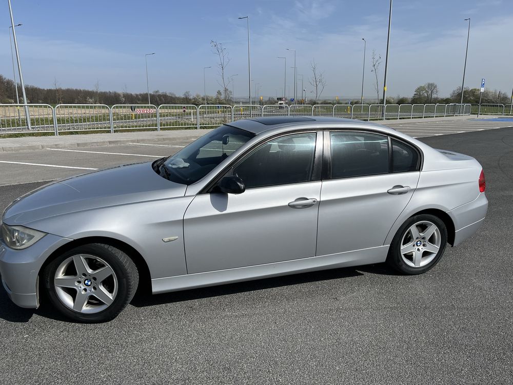 Sprzedam BMW E90 320i 2007r