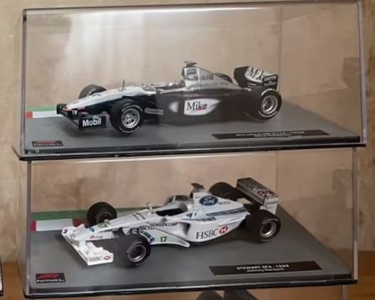 Model bolid F1 Stewart SF3 Johnny Herbert 1999