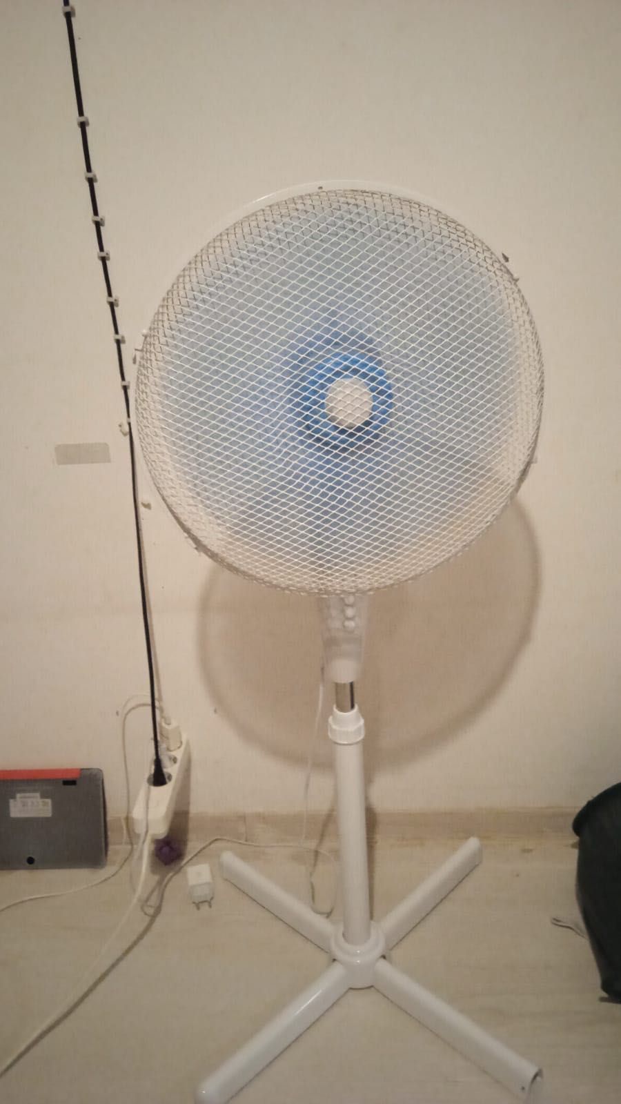 Stand fan almost new