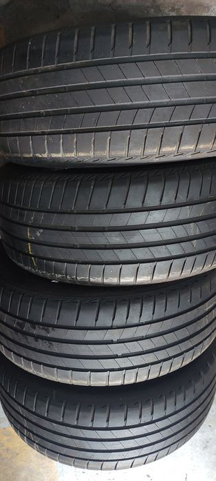 Pneus 215/50/17 Bridgestone semi novos