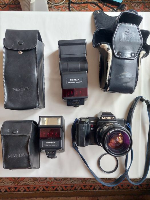 Фотоаппарат Minolta 7000 AF c двумя фотовспышками