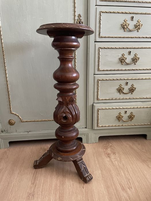 Mesa de apoio em madeira