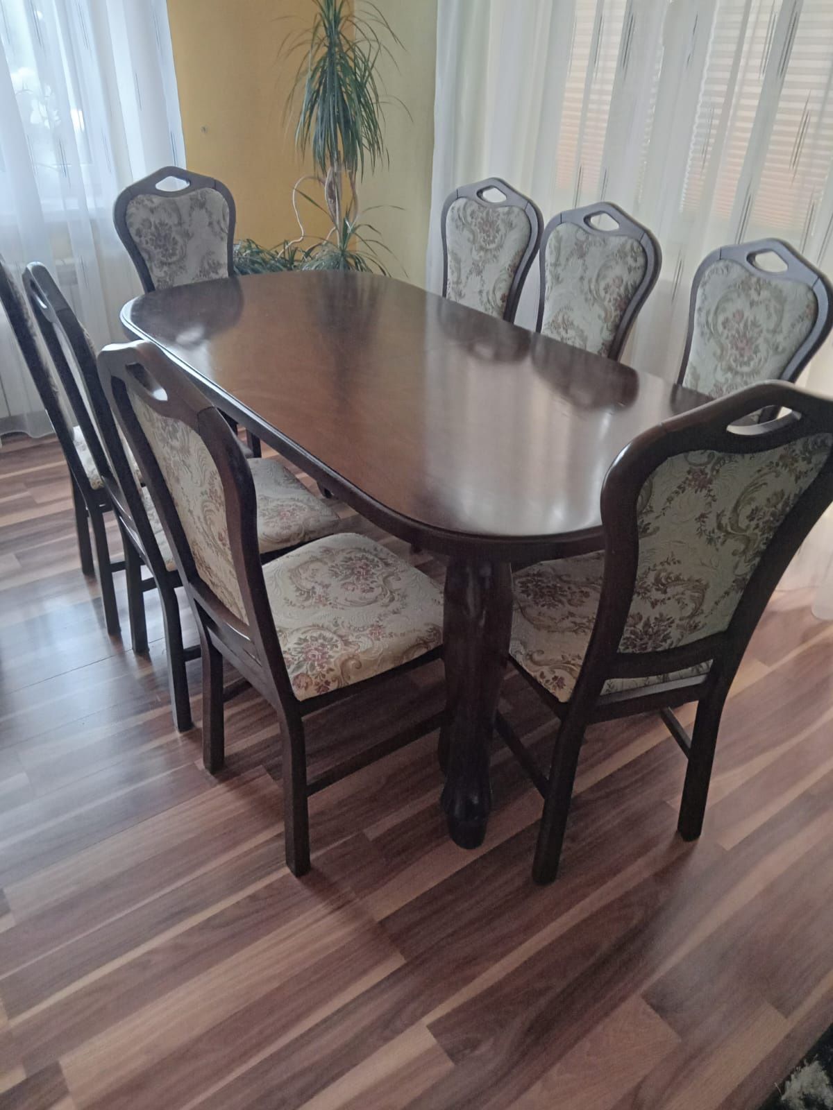 Stół + 8 krzeseł