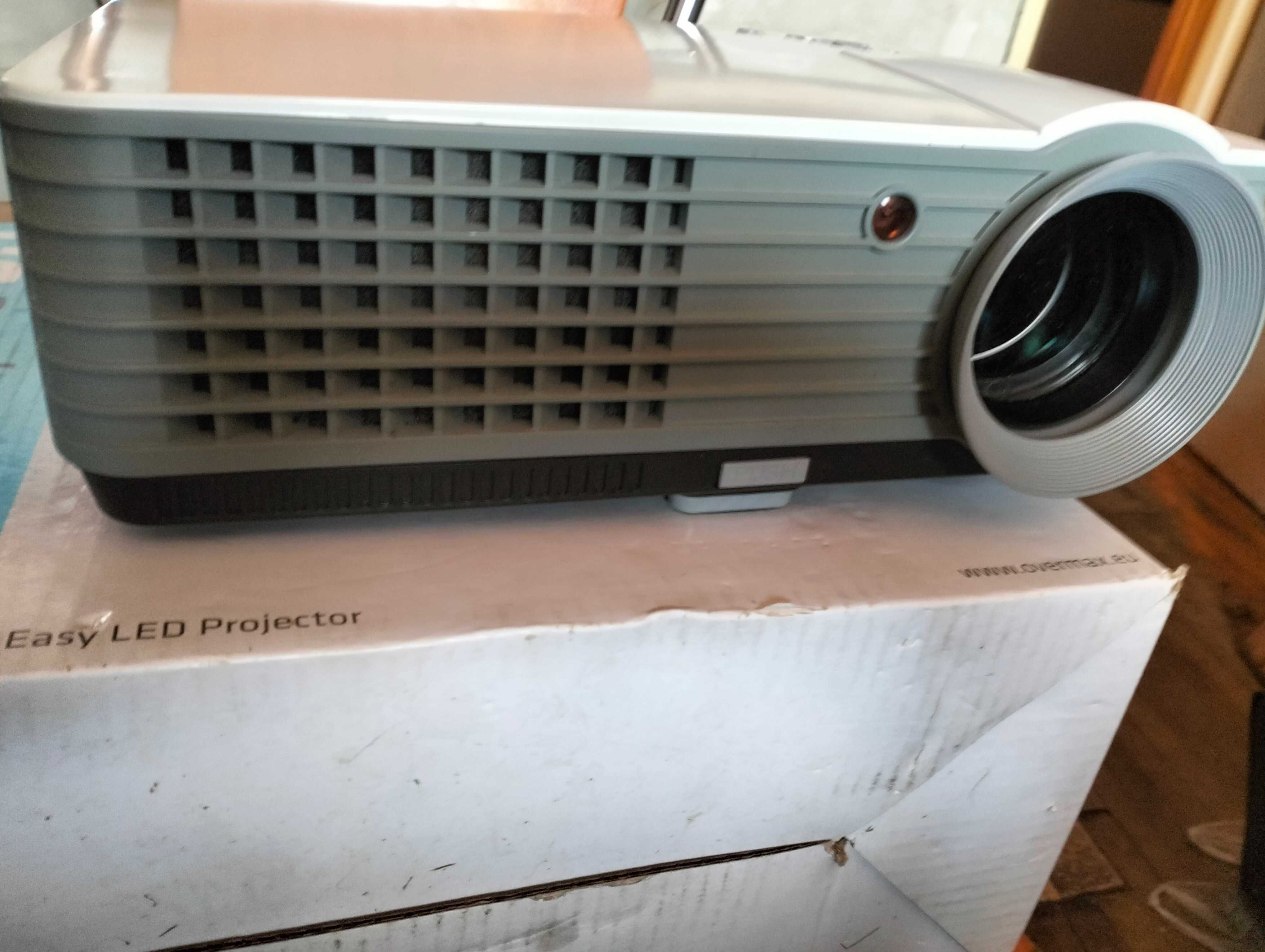 Sprzedam projektor overmax