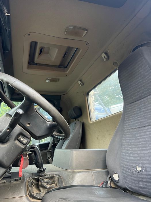 Scania P340 4x4 gancho , so 300.000 km