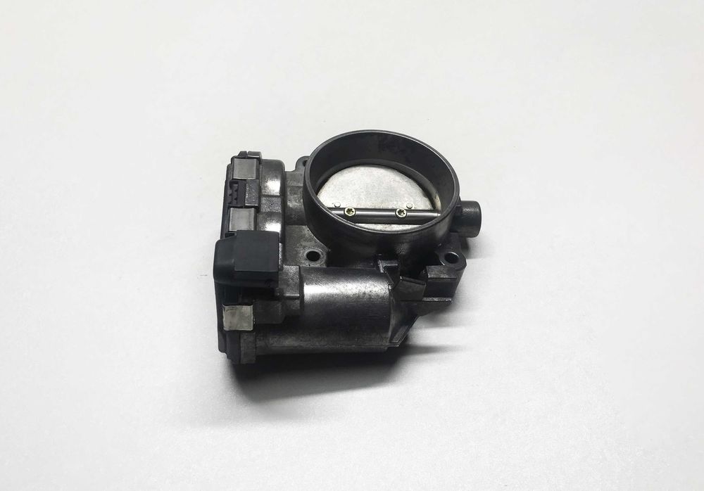 Дросельна заслонка Mercedes C208. C209. W163. W220 - 2.6-2.8-3.2-3.7